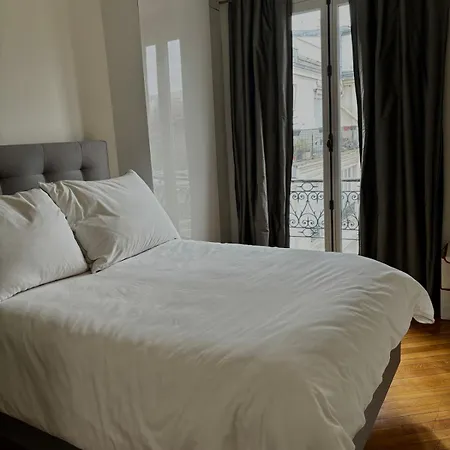 Apartment Golden Triangle Champs-elysees Paris
